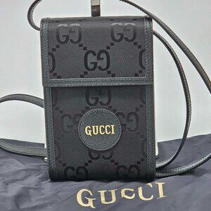 GUCCI Leather Phone Pouch Bag 300-042525